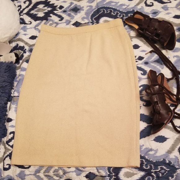 St. John Cream Pencil Skirt - Picture 5 of 7